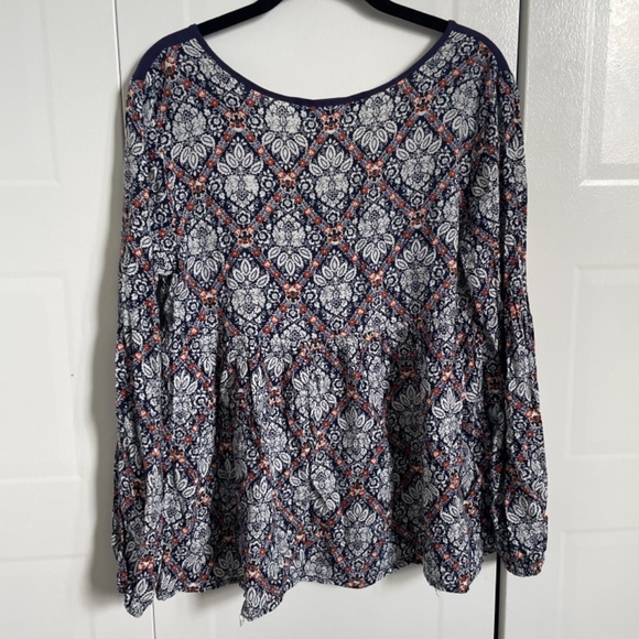 Long sleeve flowy printed top - Picture 6 of 6